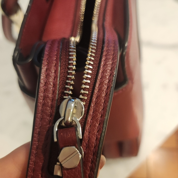 Henri Bendel Ruge Burgundy Maroon Vibes! Top handle tote bag - Picture 12 of 16
